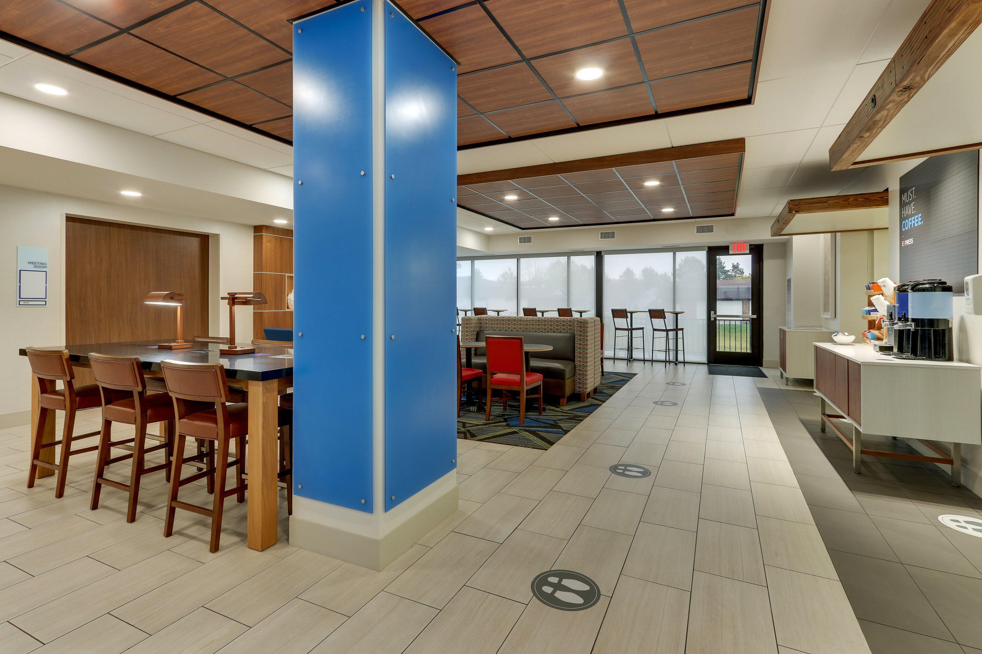 Vista Lobby Holiday Inn Express & Suites Troy by IHG