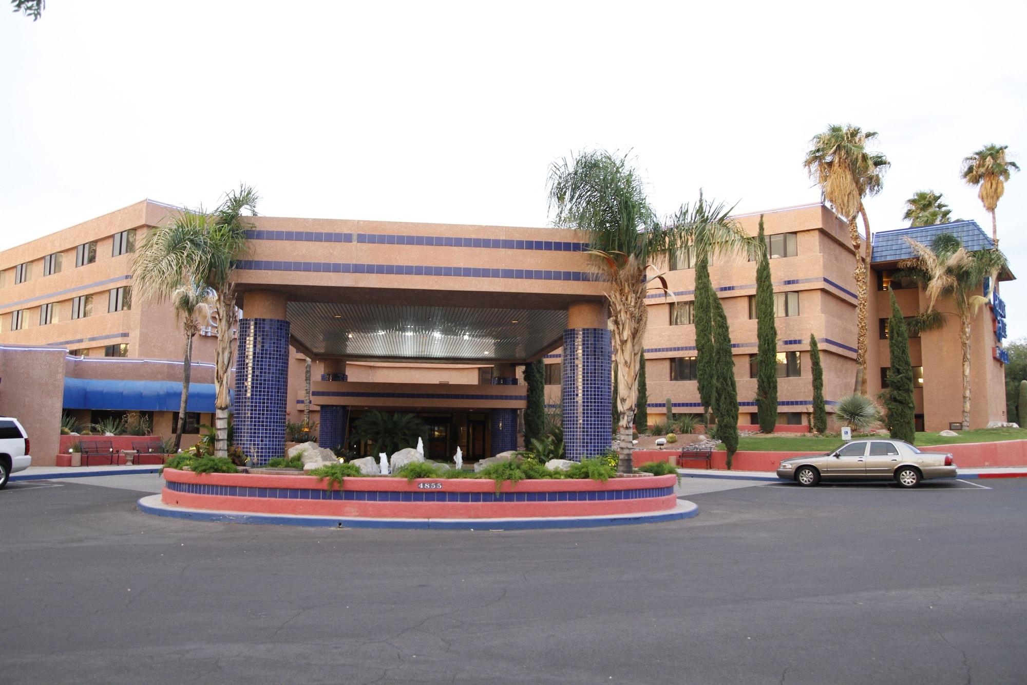 Vista Exterior Ramada by Wyndham Viscount Suites Tucson East