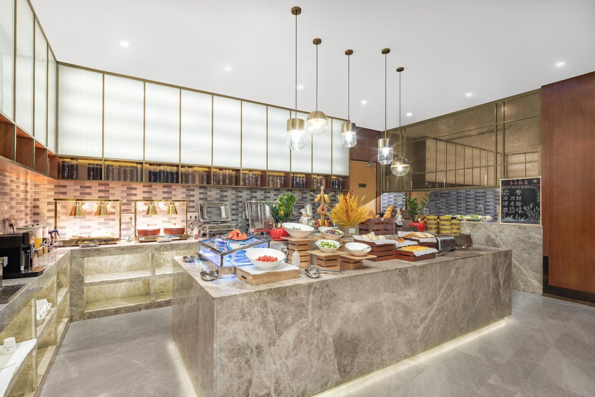 Restaurant yangjiangshibailiyichengjiudian