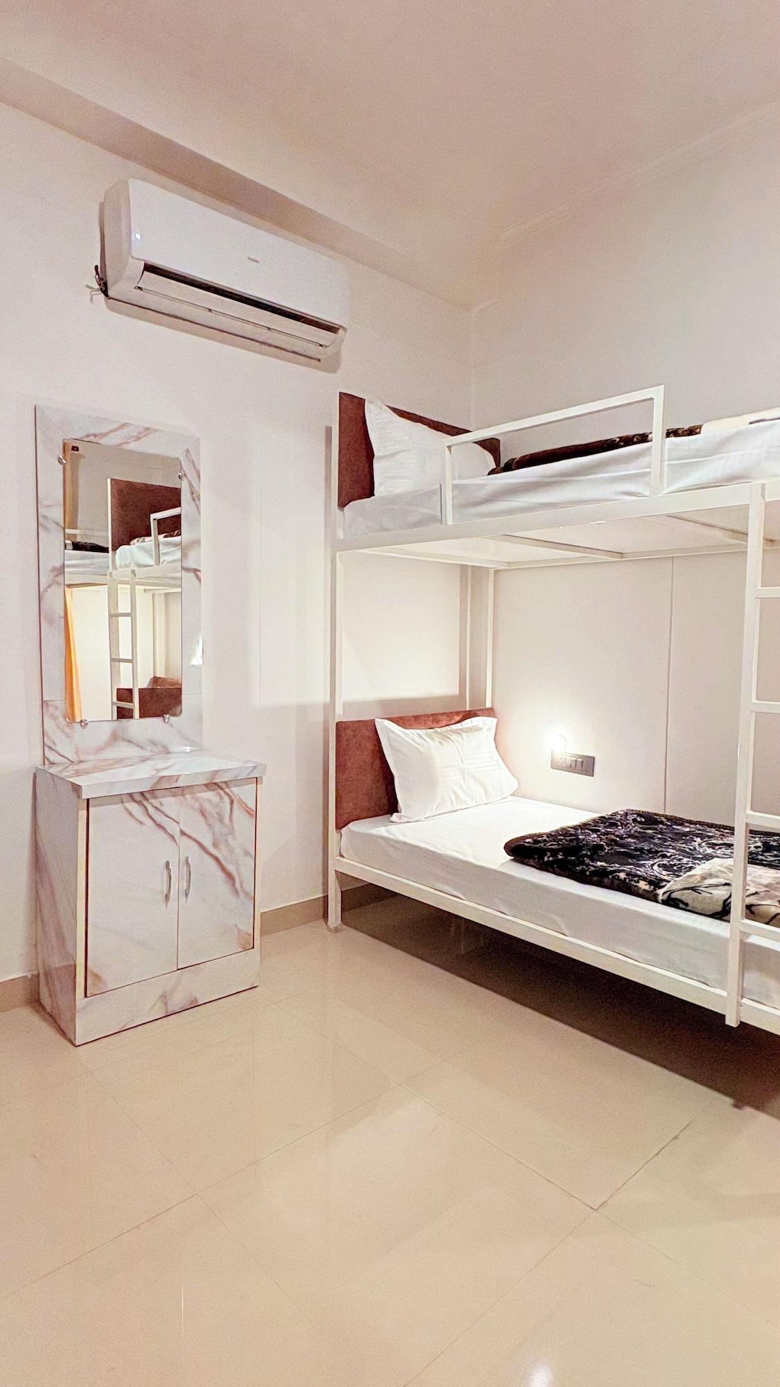 Varios Pinky Home Stay