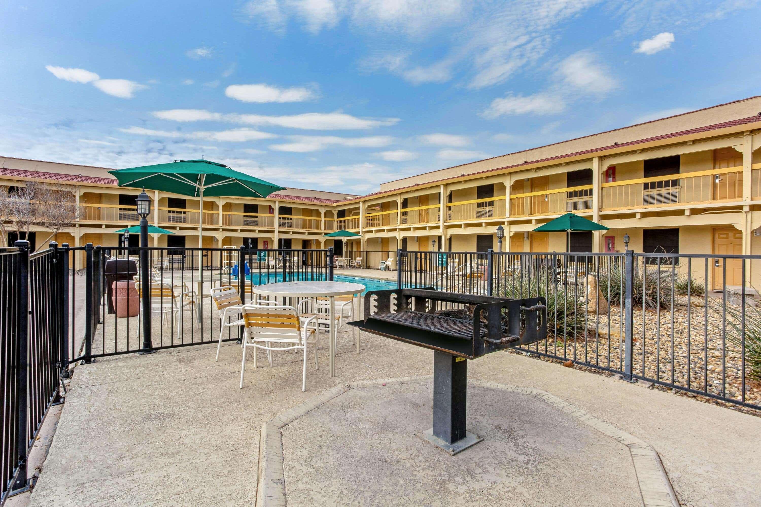 Restaurant La Quinta Inn by Wyndham and Conference Center San Angelo