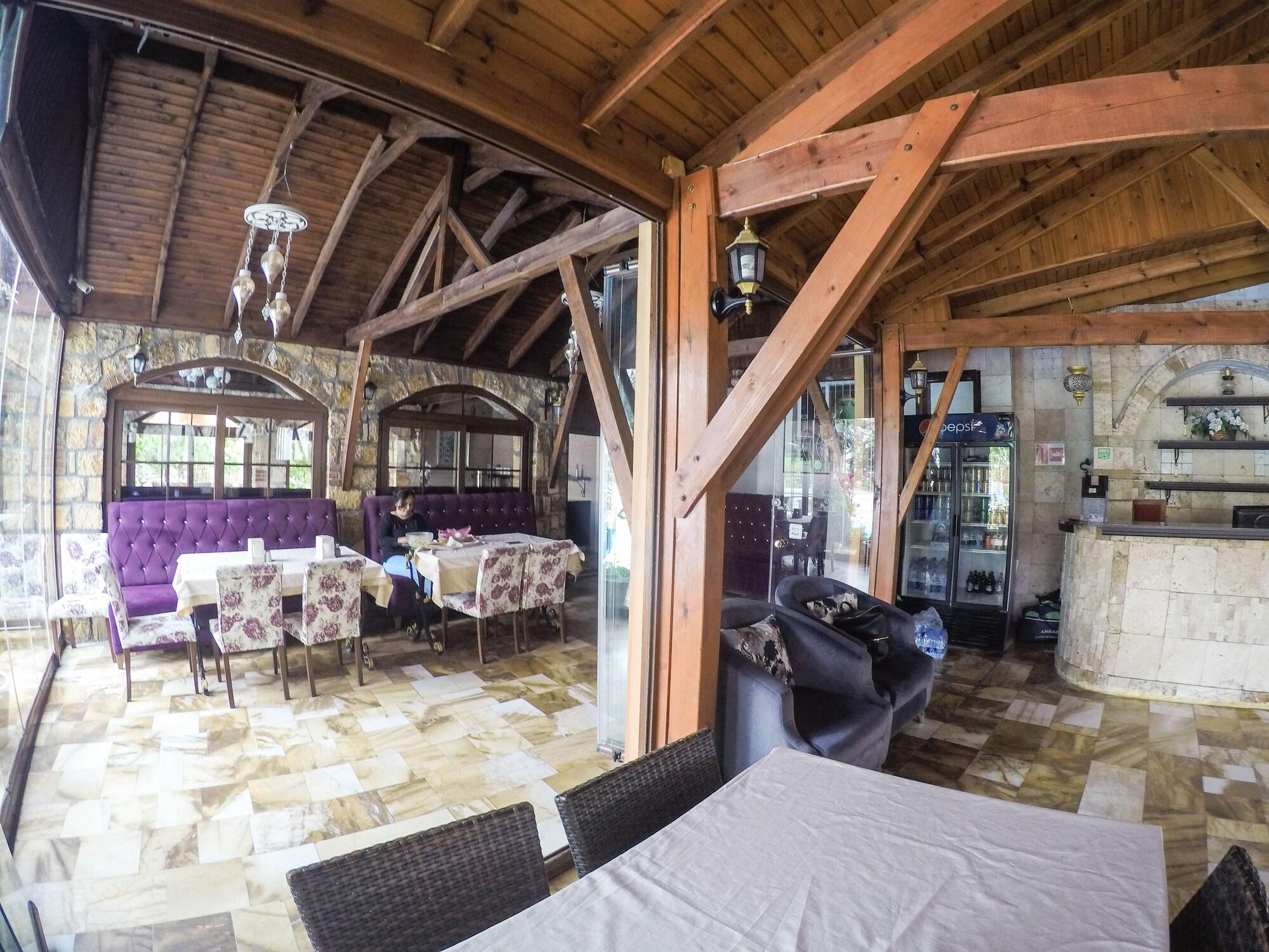 Vista Lobby Melrose House Hotel