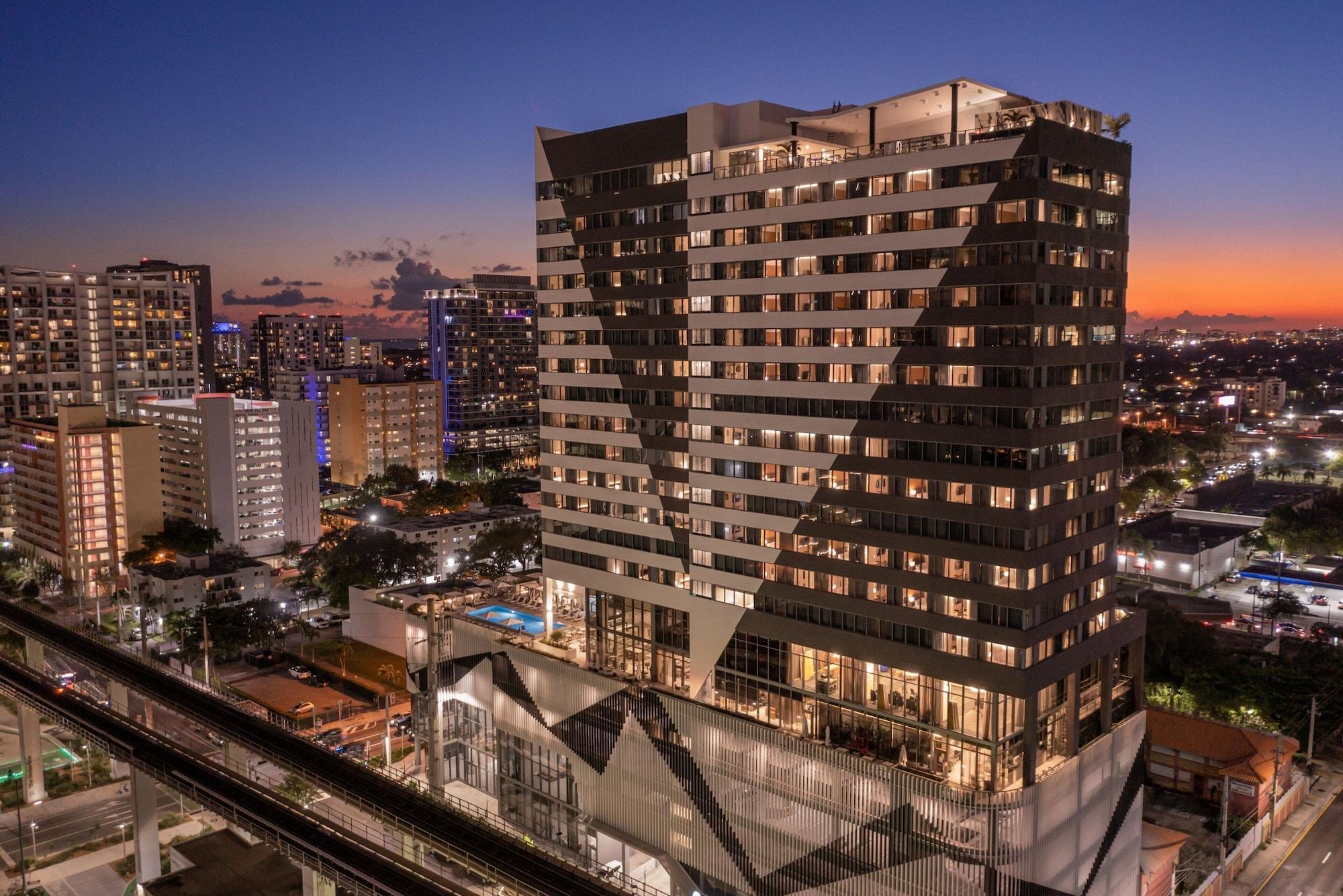 Vista Exterior Element Miami Brickell