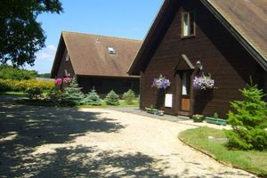 Alquiler Vacacional - Hardy Chalet Scandinavian style chalet on working dairy farm