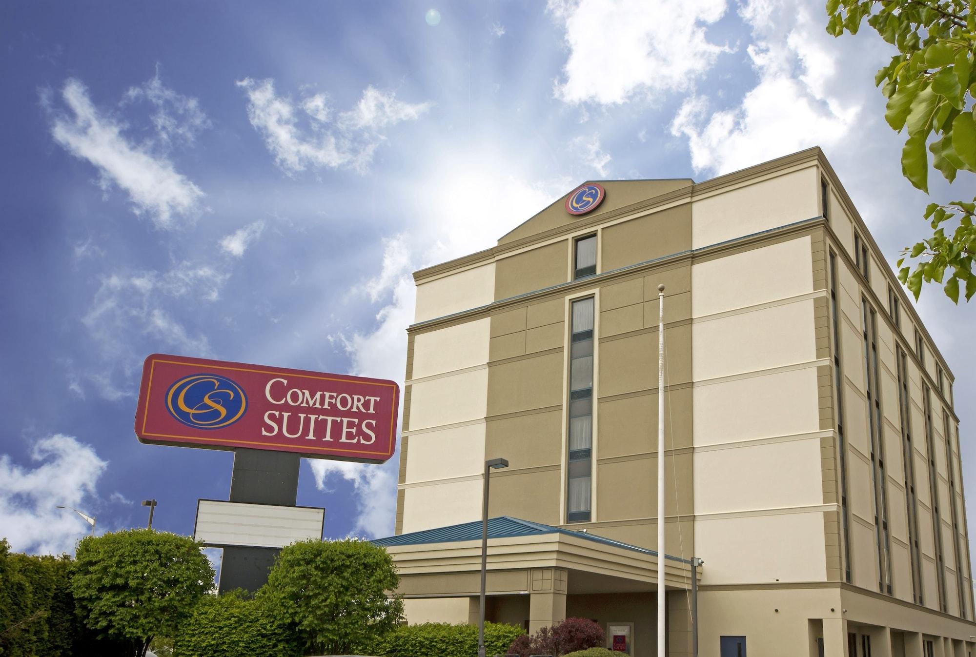 Vista Exterior Comfort Suites at Woodbridge