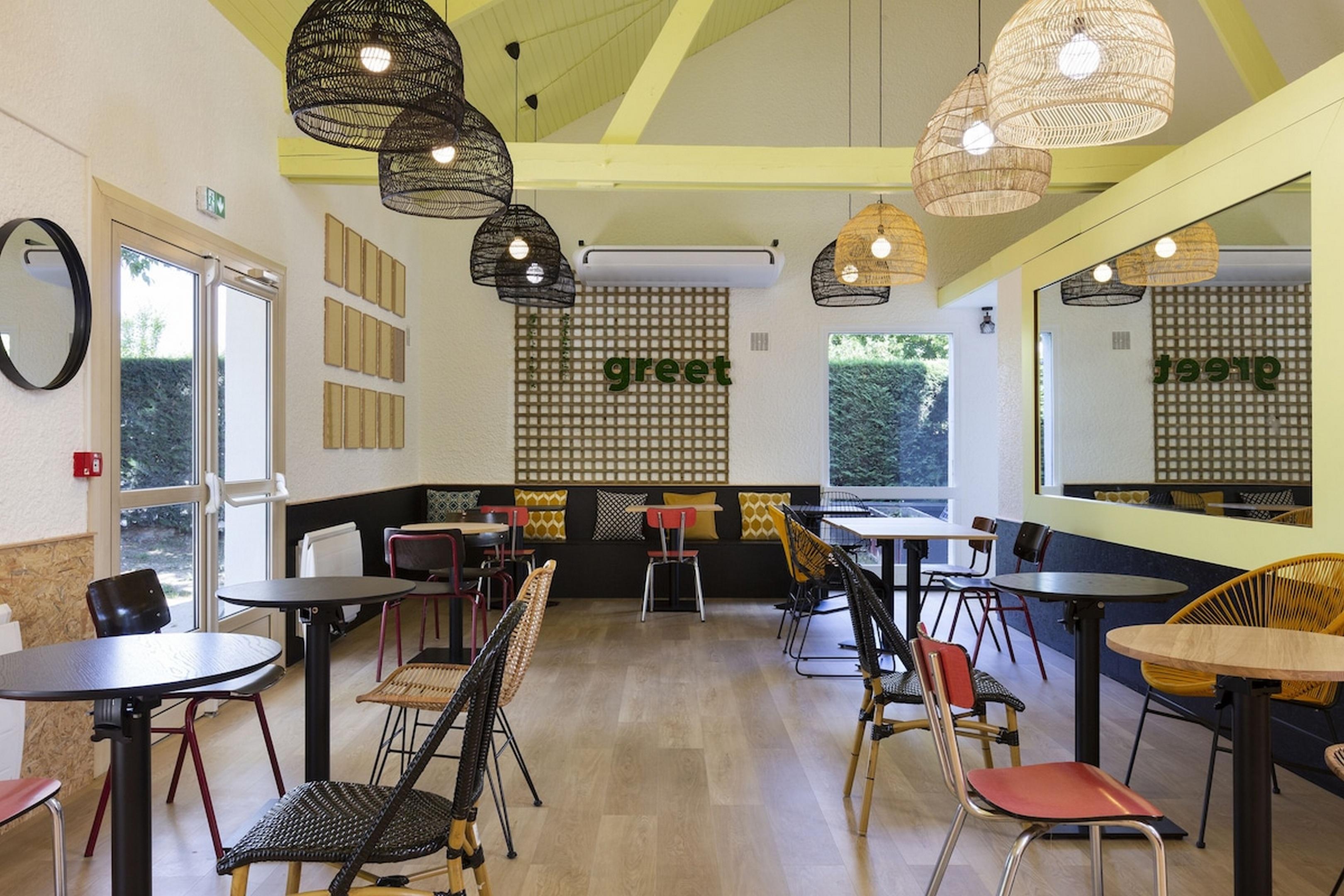 Restaurant greet Hotel Villeneuve La Garenne