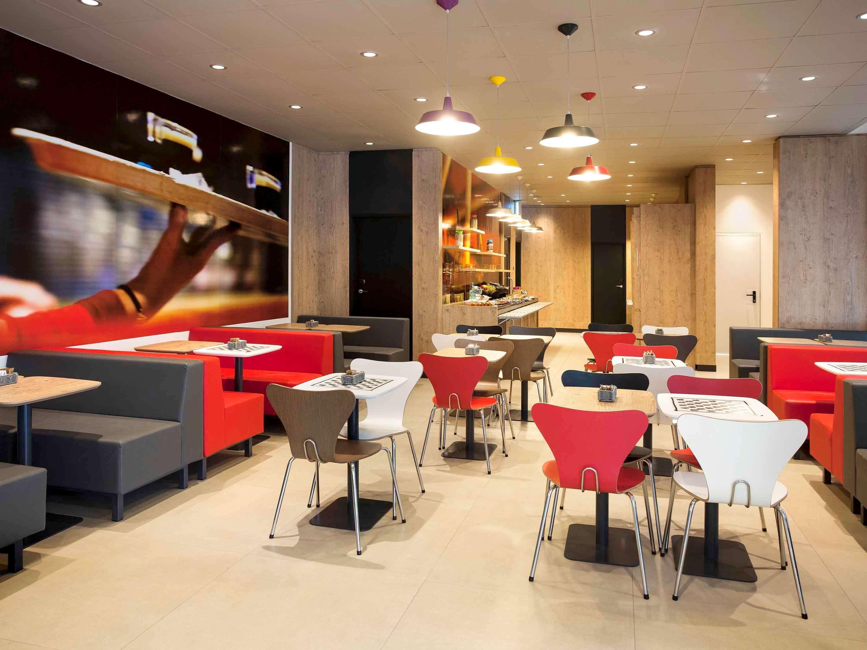Bar/Salón Ibis Paranagua
