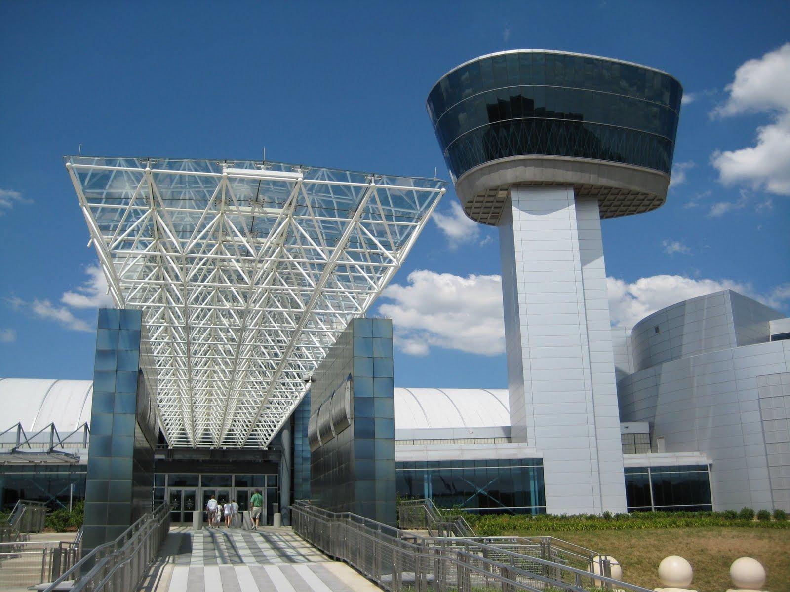 Vista Exterior Crowne Plaza Dulles Airport by IHG