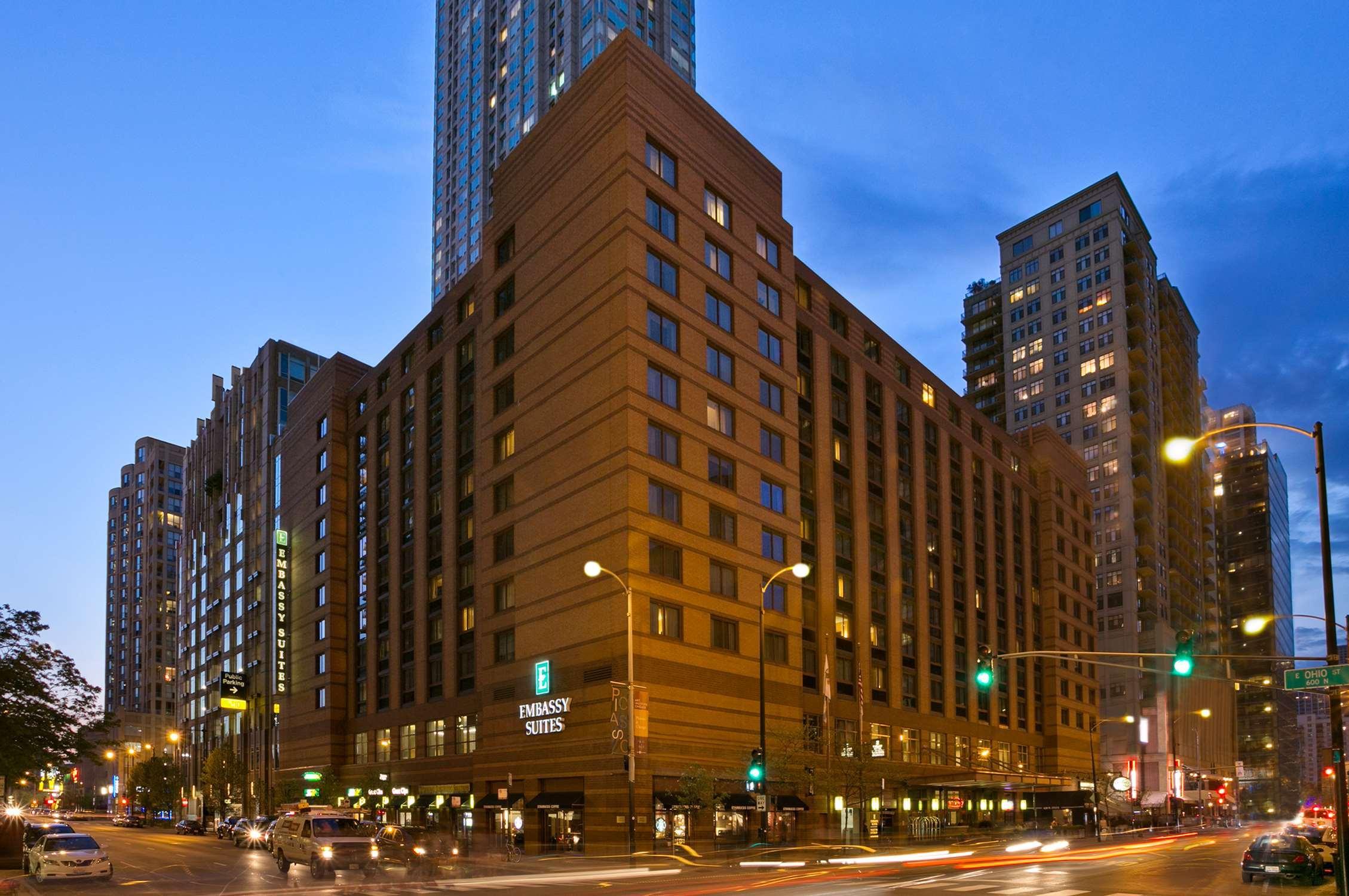 Vista Exterior Embassy Suites by Hilton Chicago Downtown River North