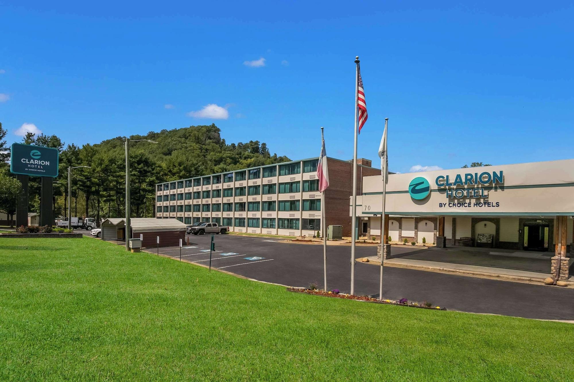 Vista Exterior Clarion Hotel Conference Center