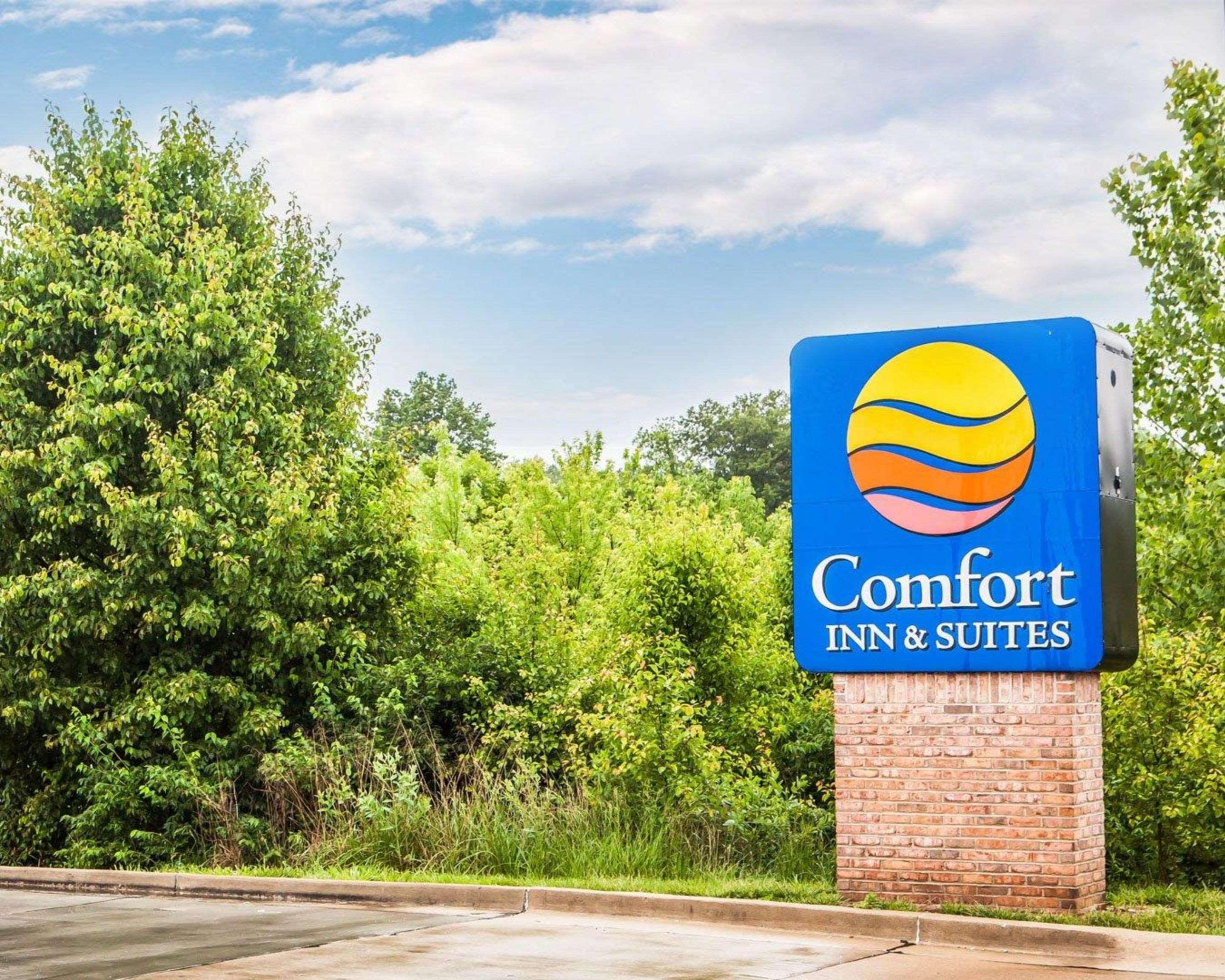 Vista Exterior Comfort Inn & Suites O'Fallon Area