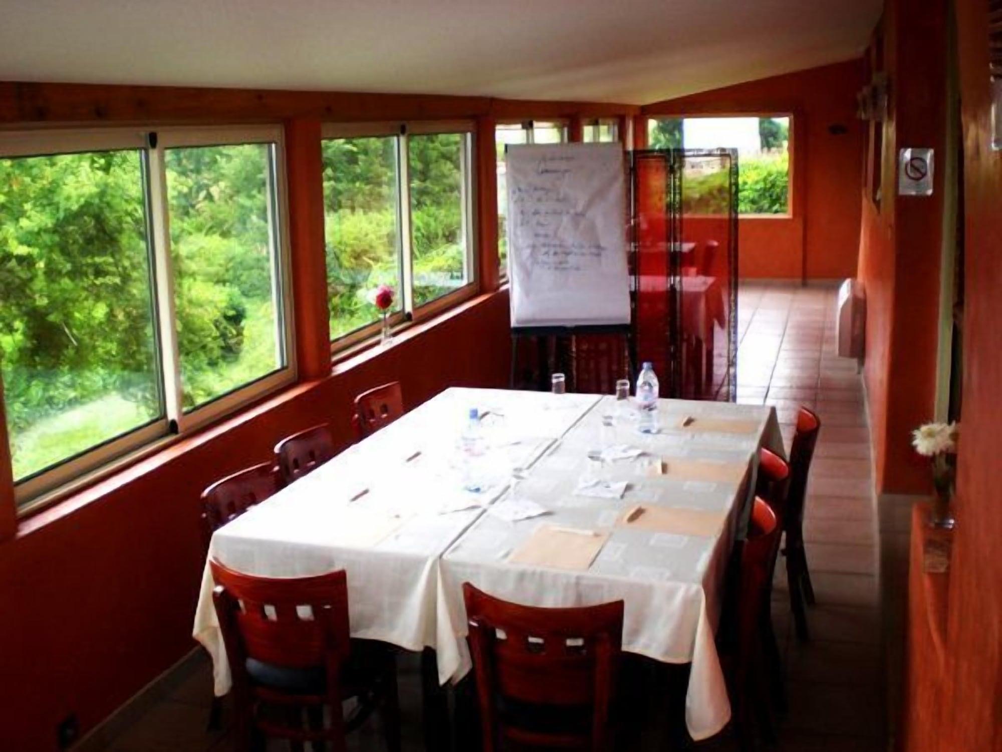 Sala de Reuniones Hôtel des Crêtes de Pignols