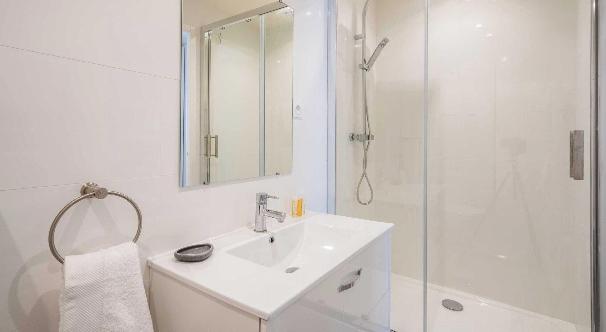 Equipamiento de Habitación Cosy Apartment in the Heart of Belleville 6p/2bedroom