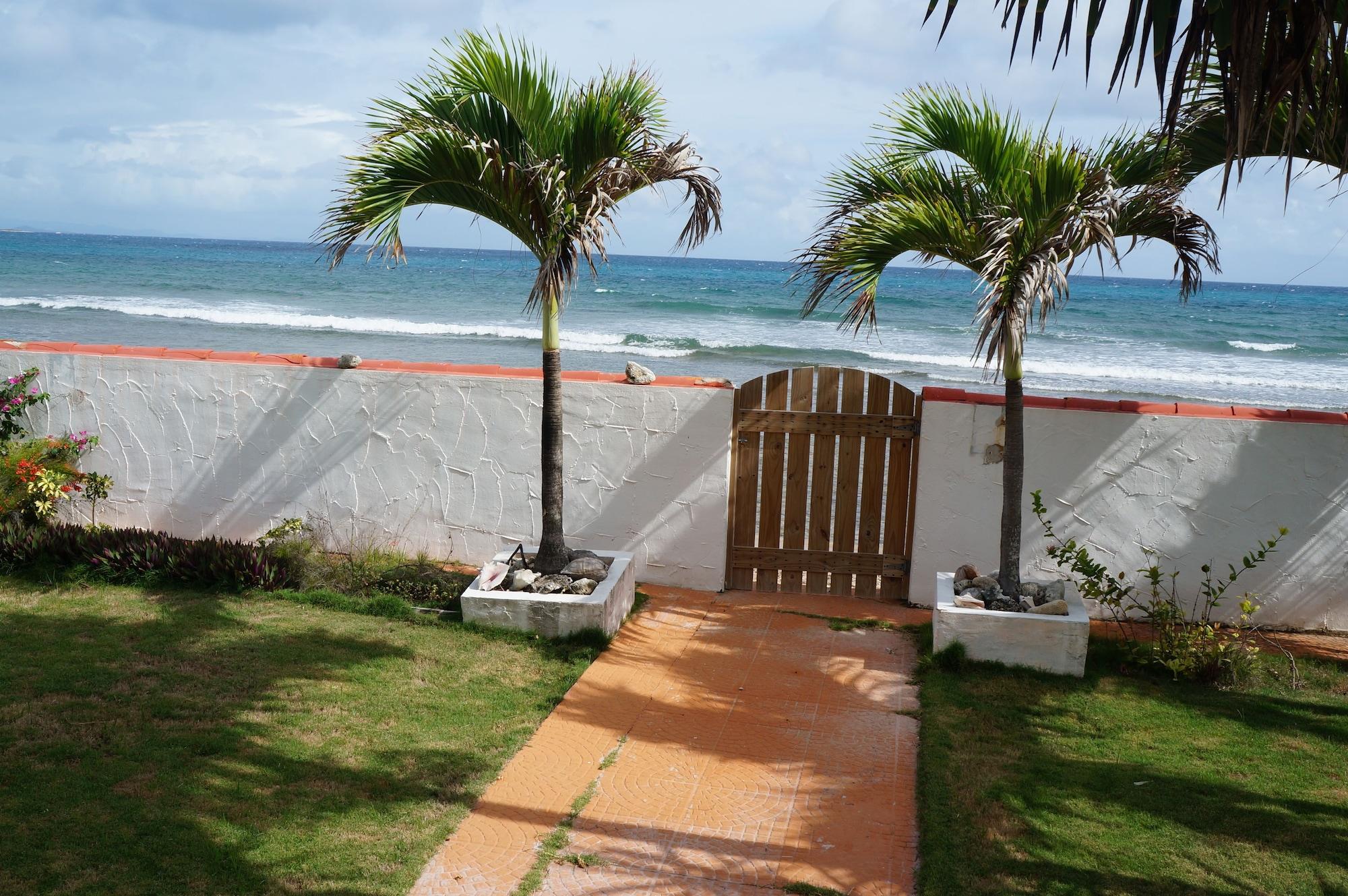 Playa Bravo Beach Hotel