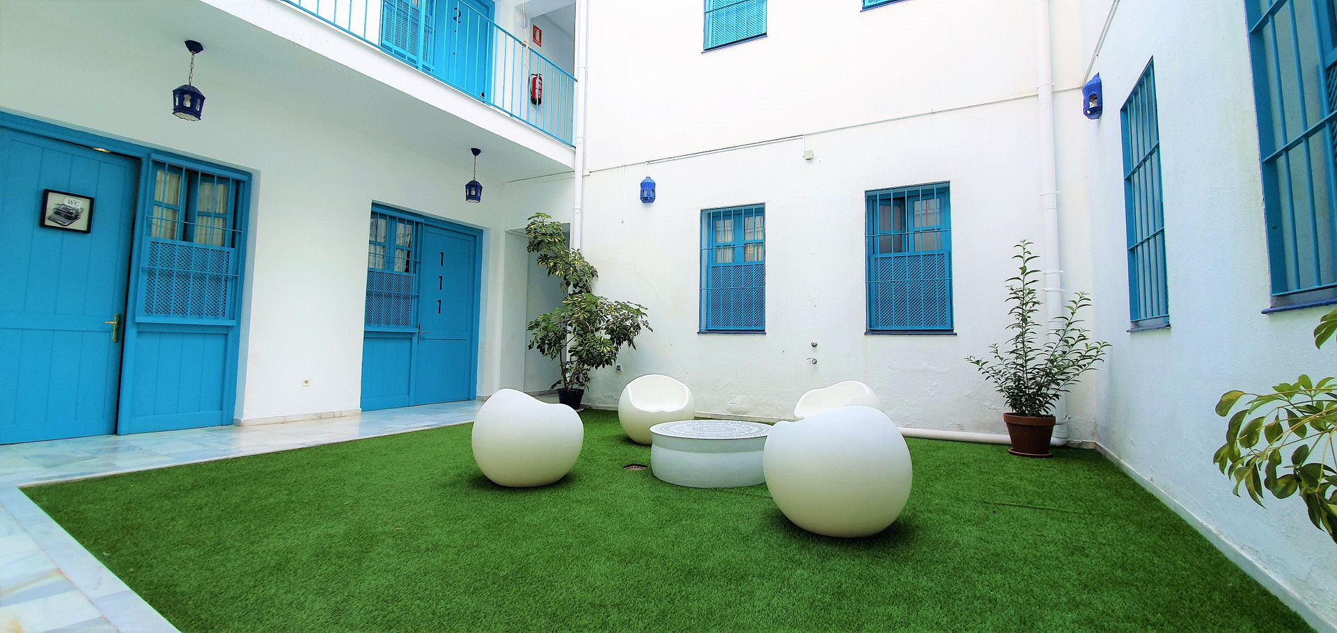Vista Exterior Casual de las Letras Sevilla Hotel