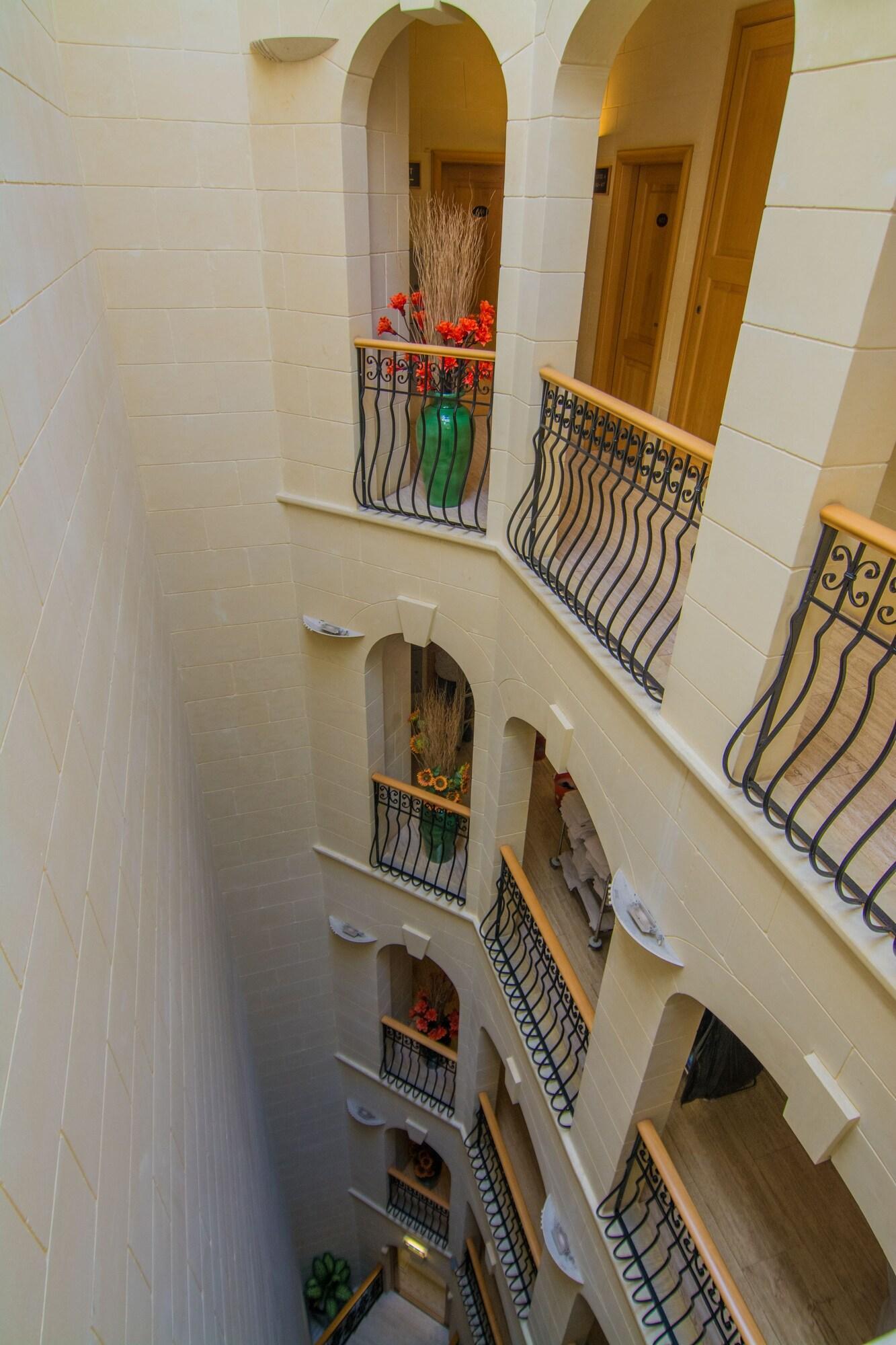 Vista Lobby San Andrea Hotel