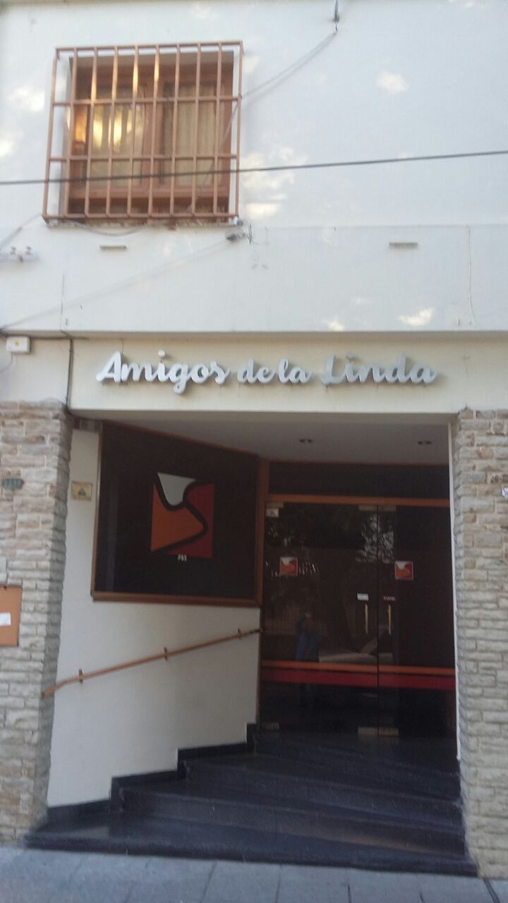 Vista Exterior Los Amigos de la Linda