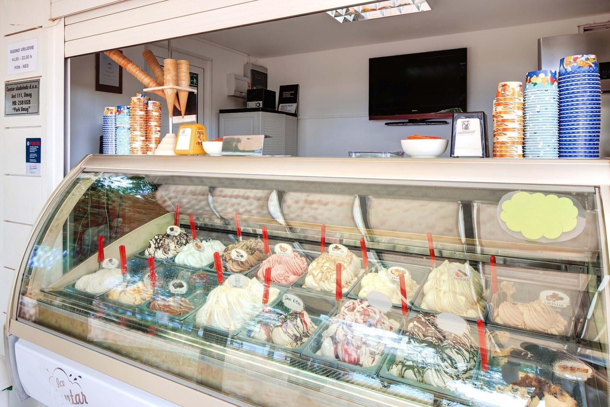 Restaurant Mediteran Mobile Homes Camping Park Umag