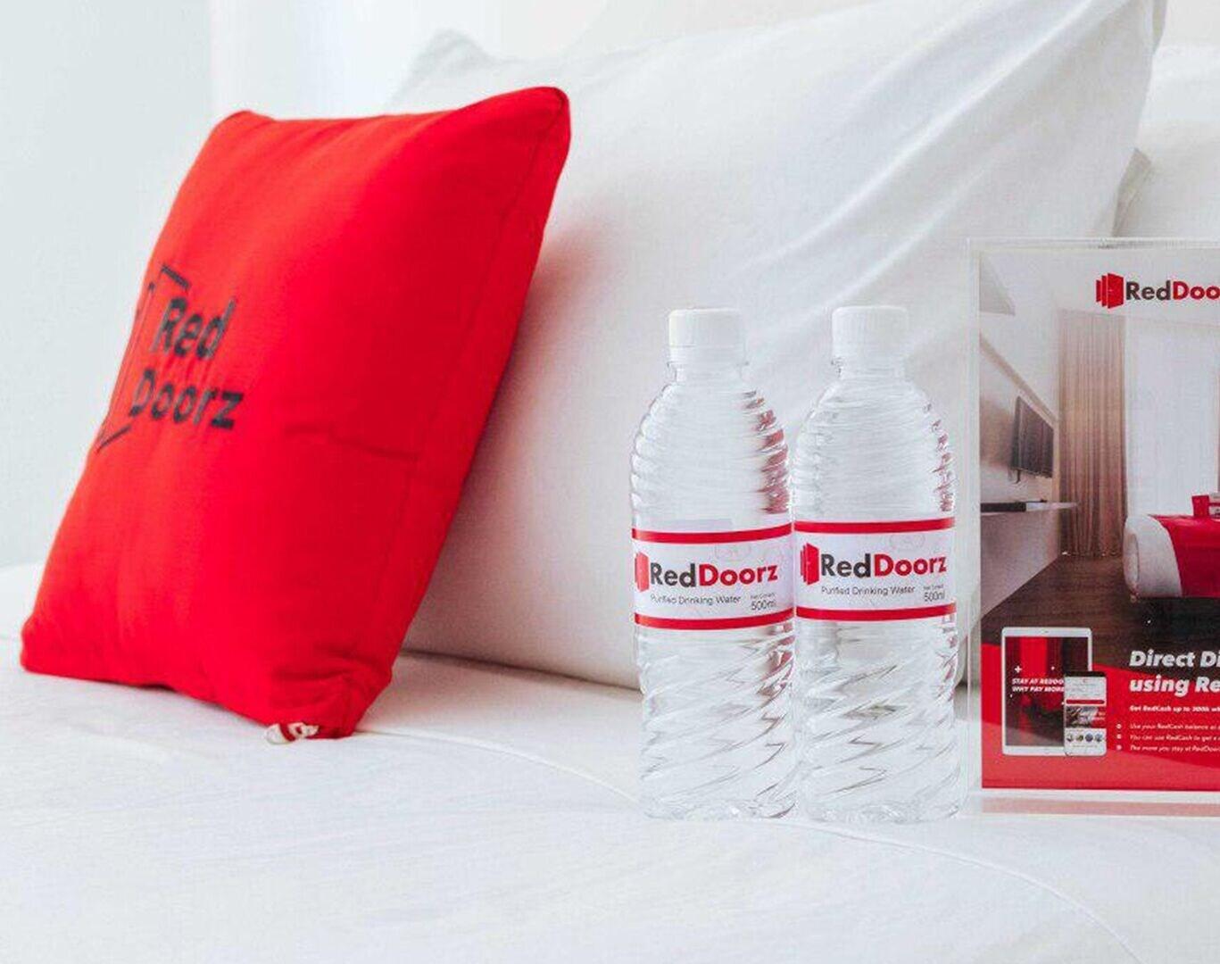Set de Habitación RedDoorz Plus near CK Square Cainta