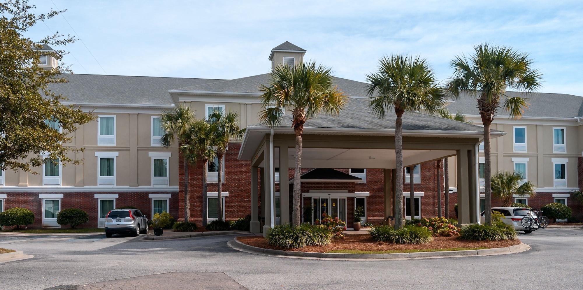 Vista Exterior Comfort Inn & Suites Patriots Point