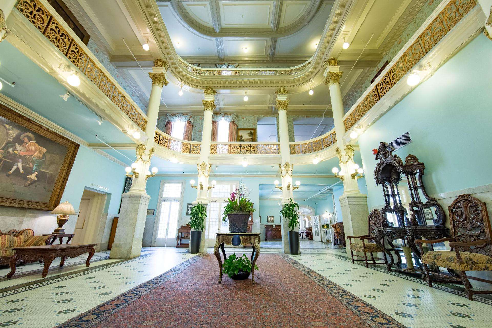 Vista Lobby Menger Hotel