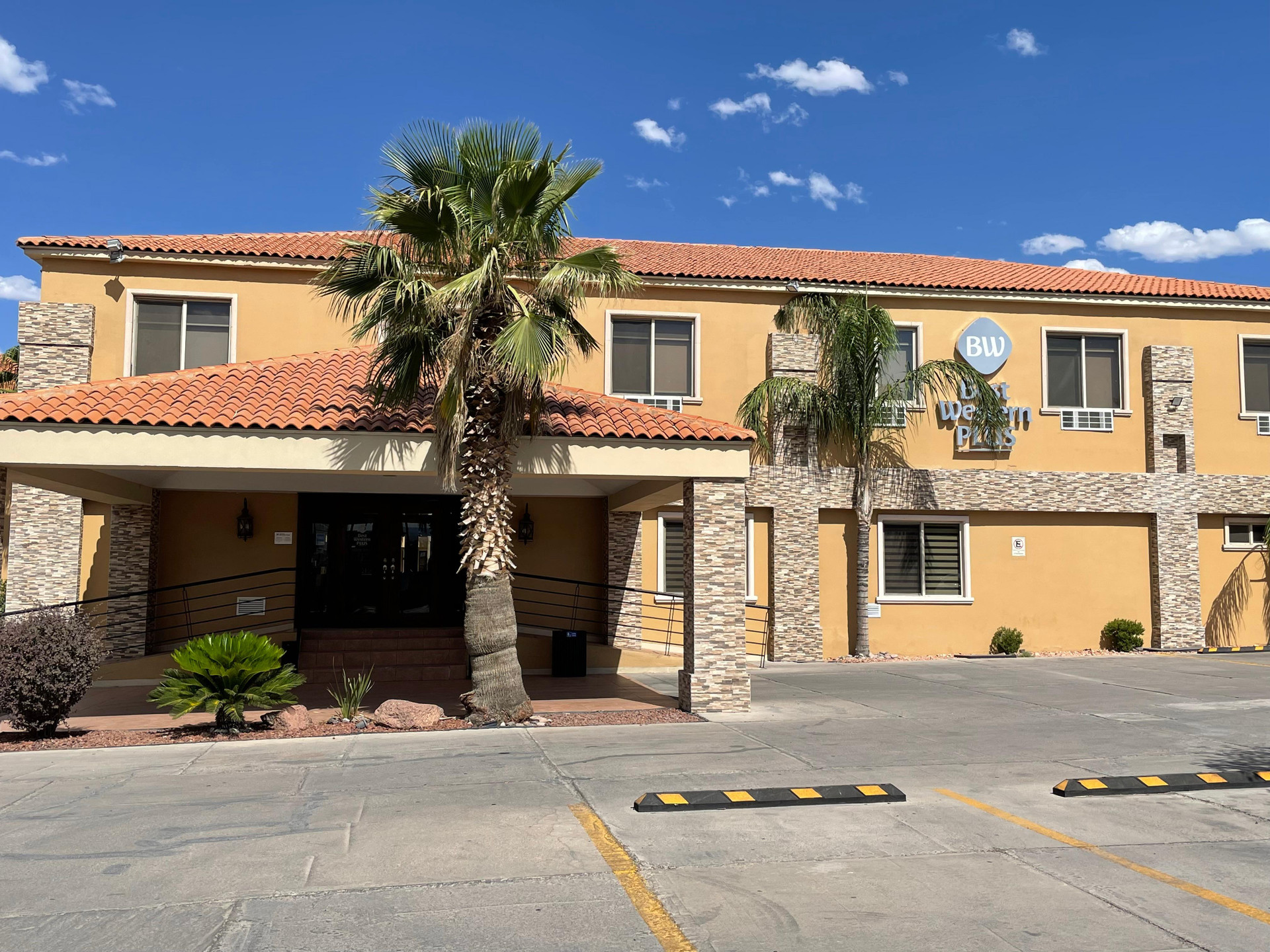 Vista Exterior Best Western Plus Chihuahua Aeropuerto