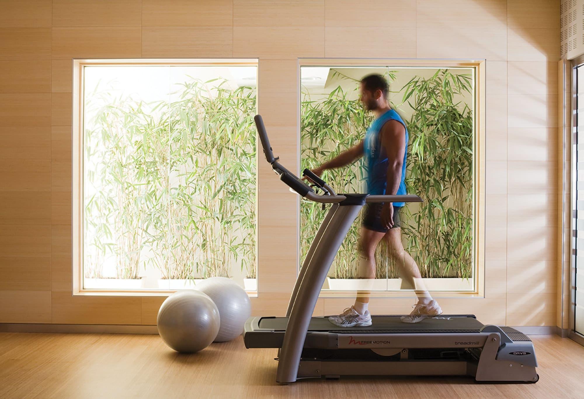Gimnasio UNA HOTELS T Hotel Cagliari