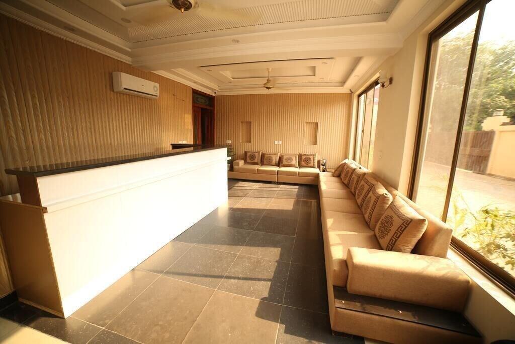 Vista Lobby Hotel Premier Inn Grand