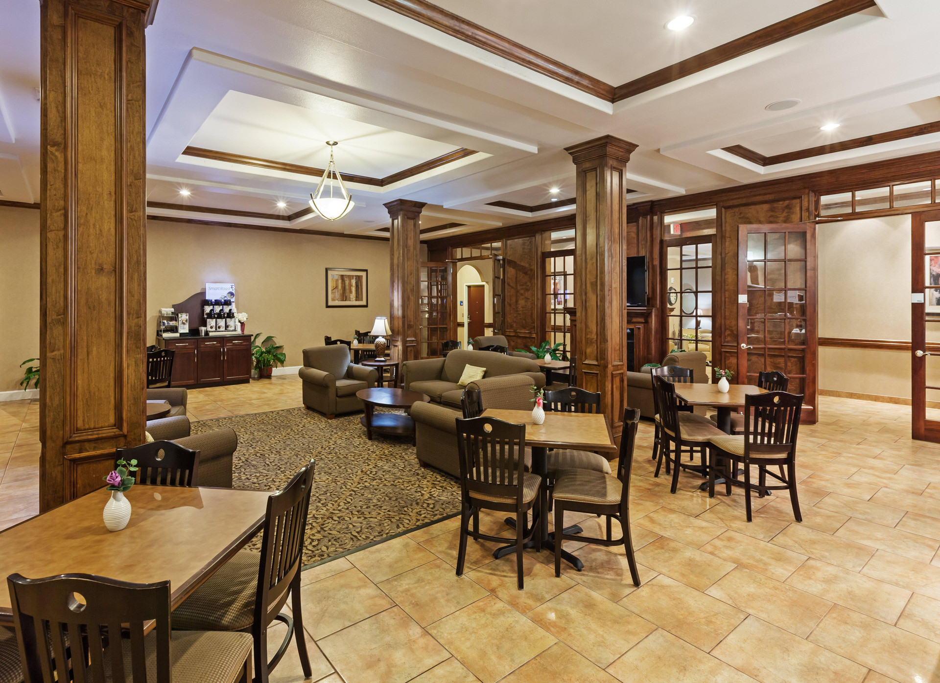 Vista Lobby Holiday Inn Express Hotel & Suites Houston-Alvin by IHG