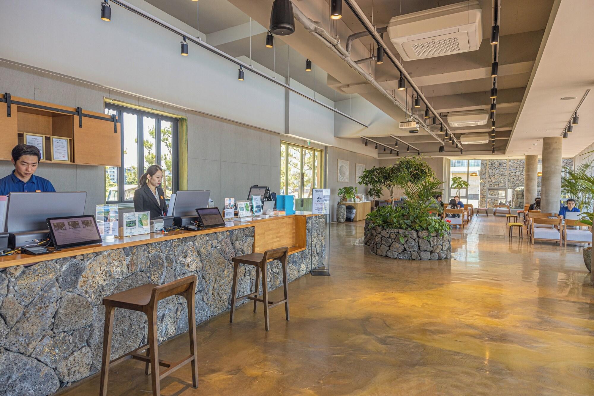Vista Lobby Phoenix Island