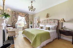 Alquiler Vacacional - Beautiful Historic Galway City House, Space and Privacy, Timeless Elegance.