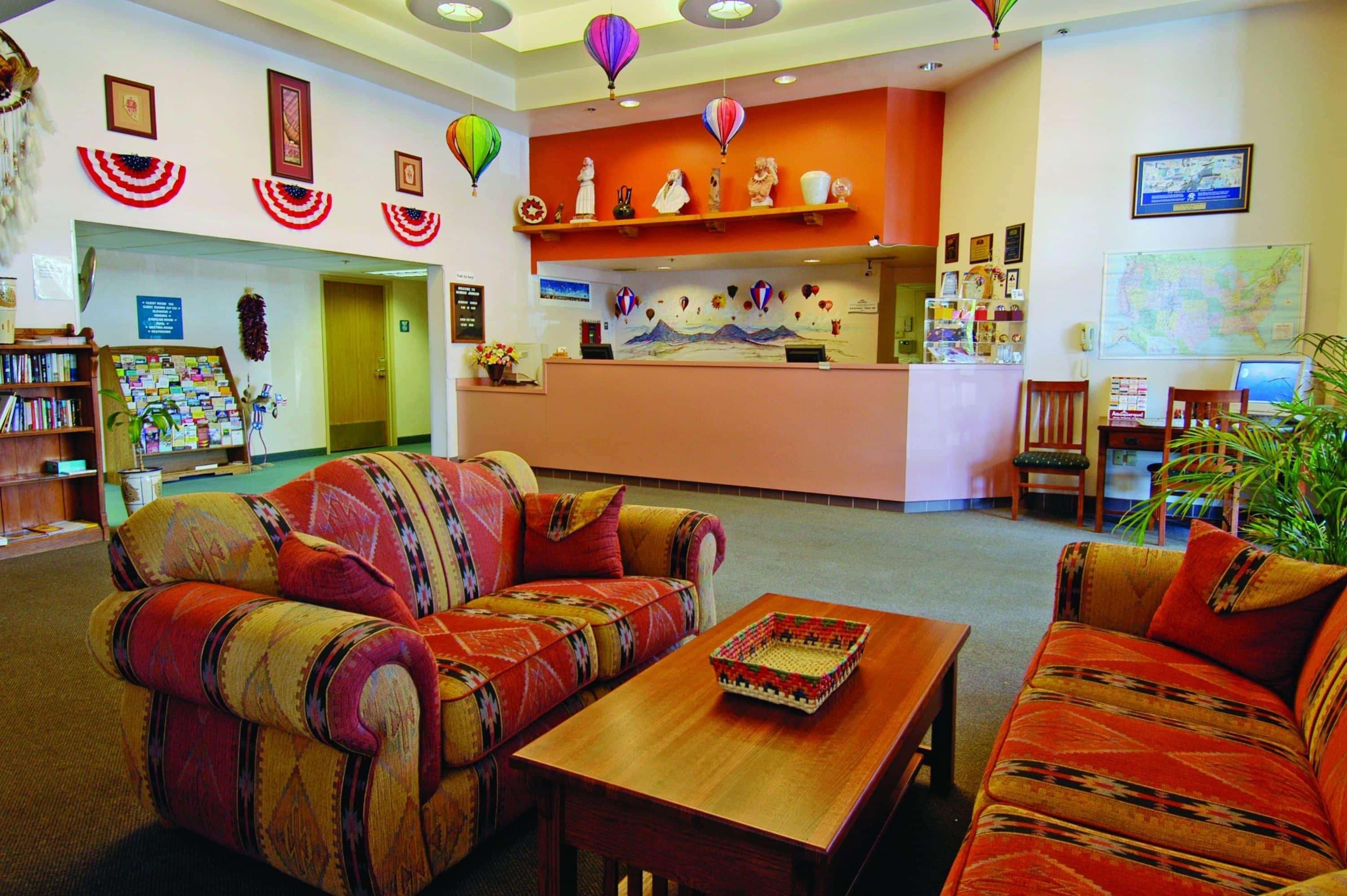 Vista Lobby GreenTree Inn Albuquerque