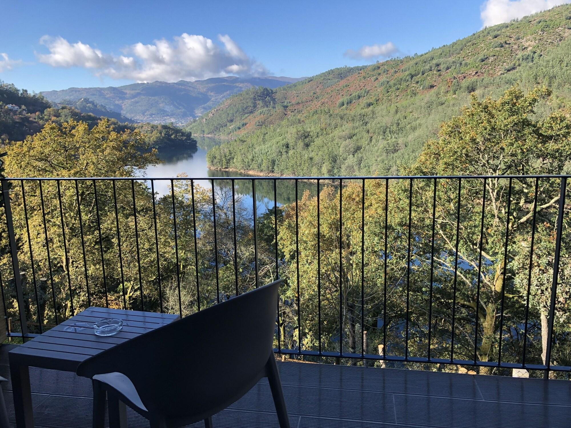 Vista Exterior Dobau Village