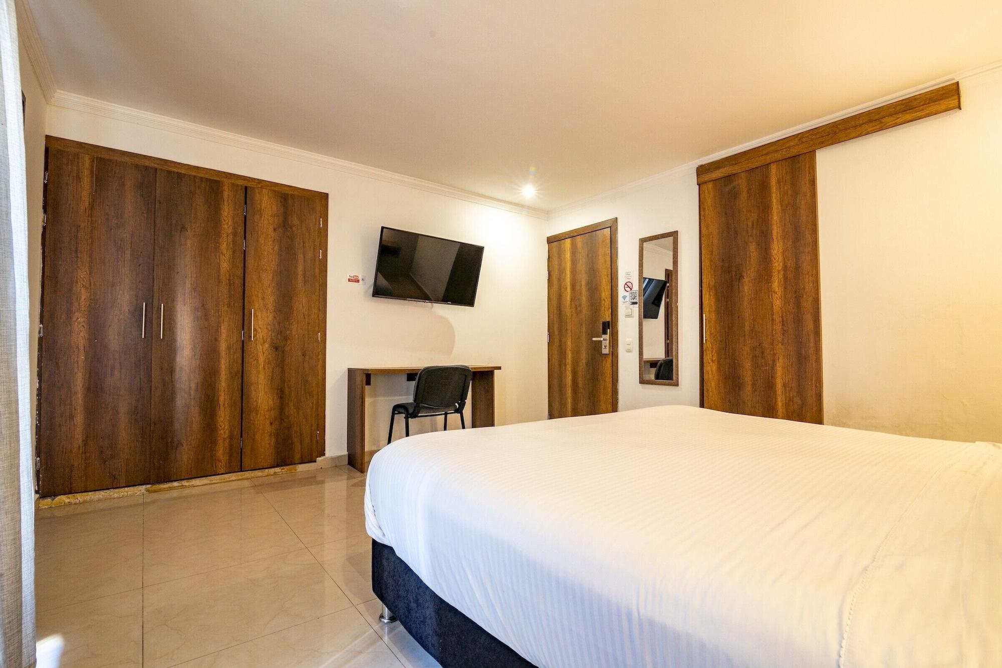 Varios Hotel Amoek
