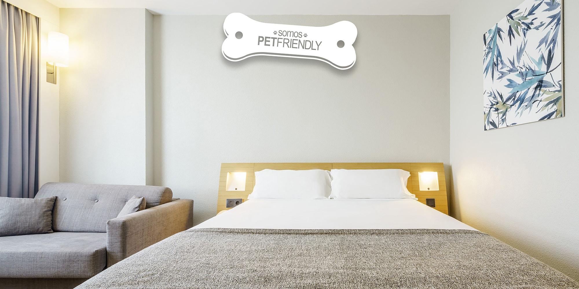 Habitación Hotel ILUNION Valencia 4