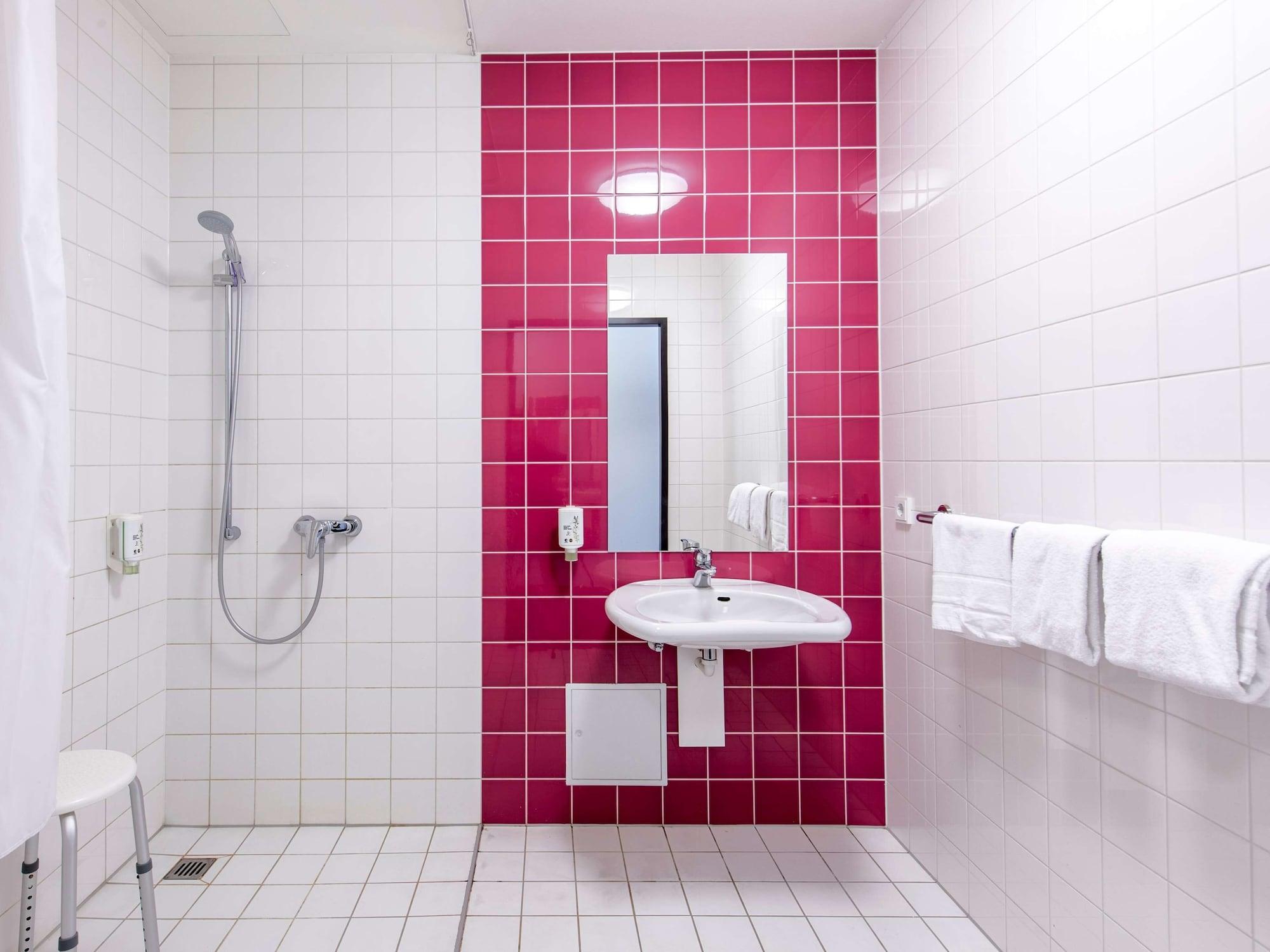 Equipamiento de Habitación B&B Hotel München City-Nord