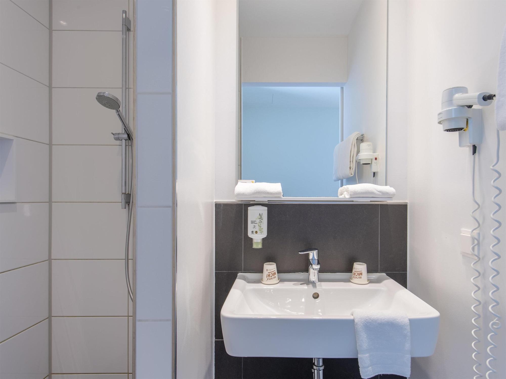 Equipamiento de Habitación B&B Hotel München-Trudering