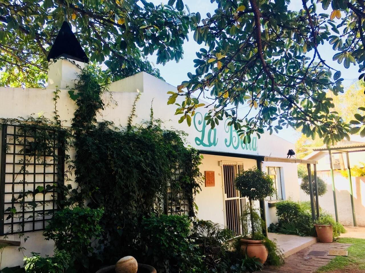 Vista Exterior La Bella B&B Under the Fig Tree