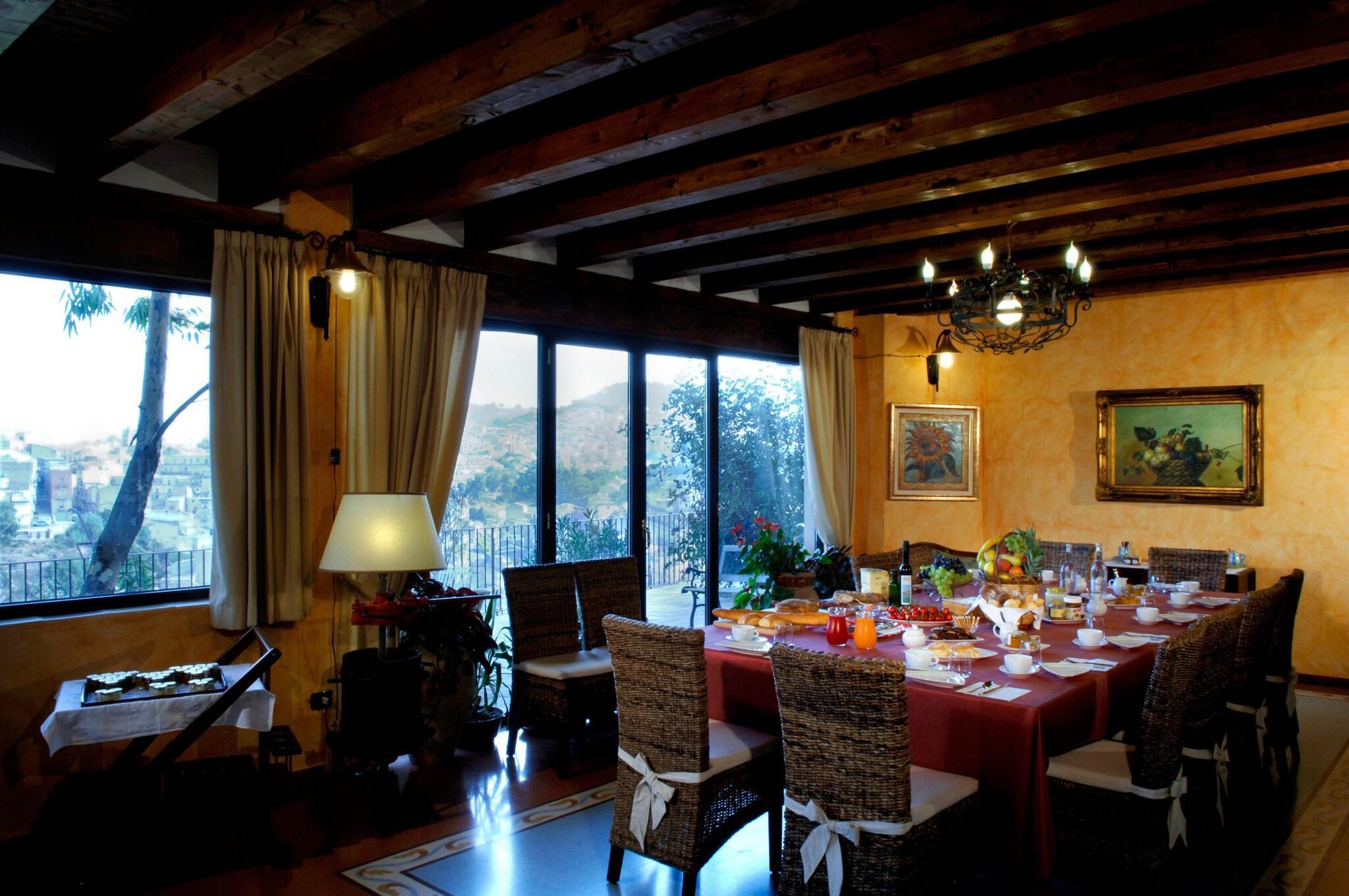 Vista Lobby La Casa sulla Collina d'Oro