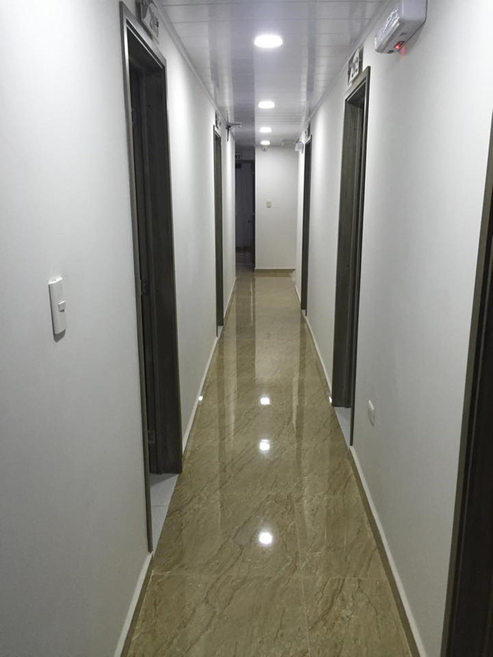 Varios Hotel Taka