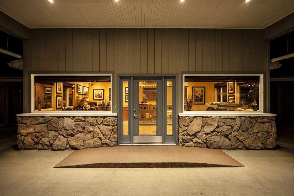 Vista Exterior Three Rivers Inn