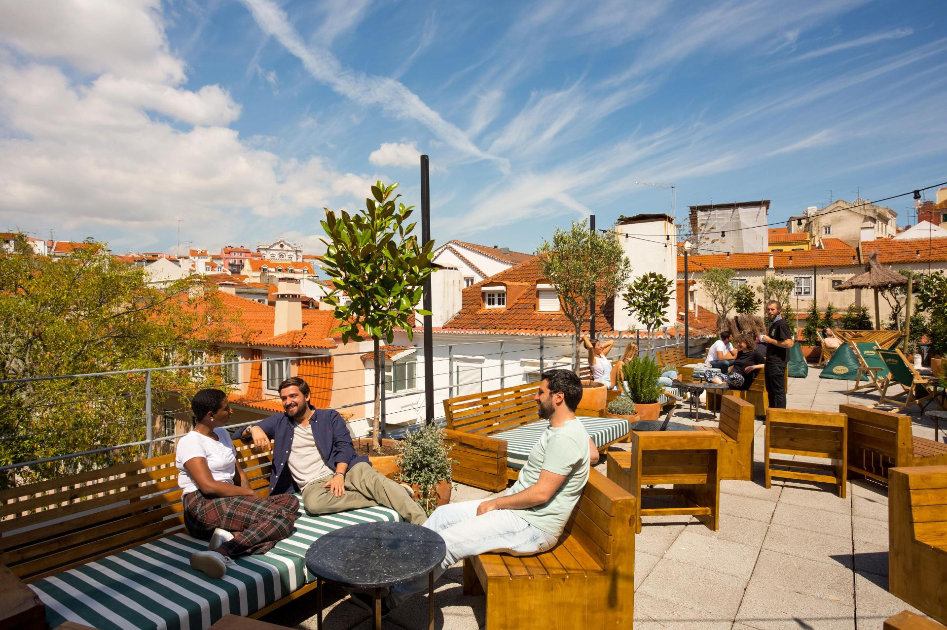Vista Exterior Selina Secret Garden Lisbon
