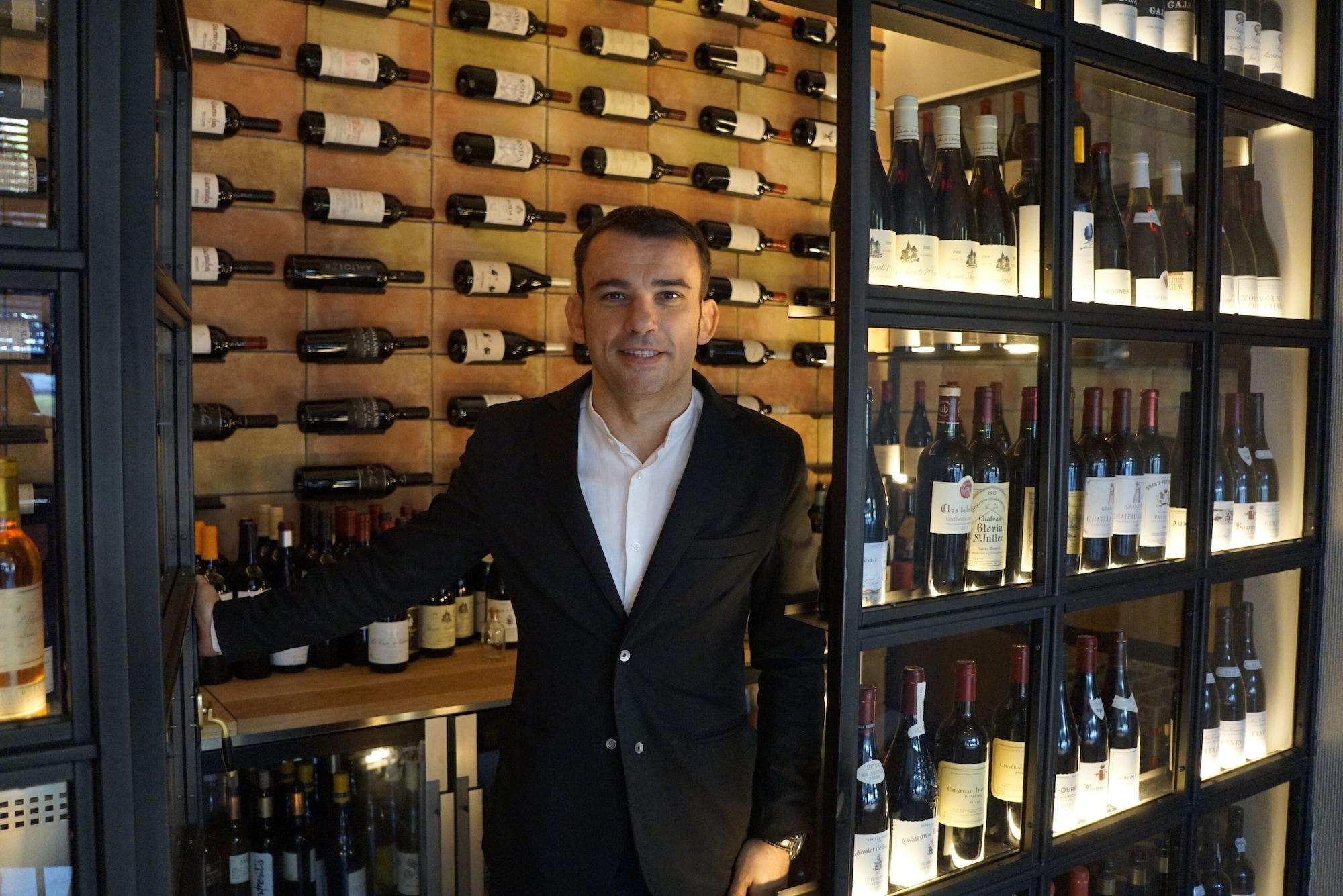 Bar/Salón Hotel Villa Rosario II, Edificio Moderno