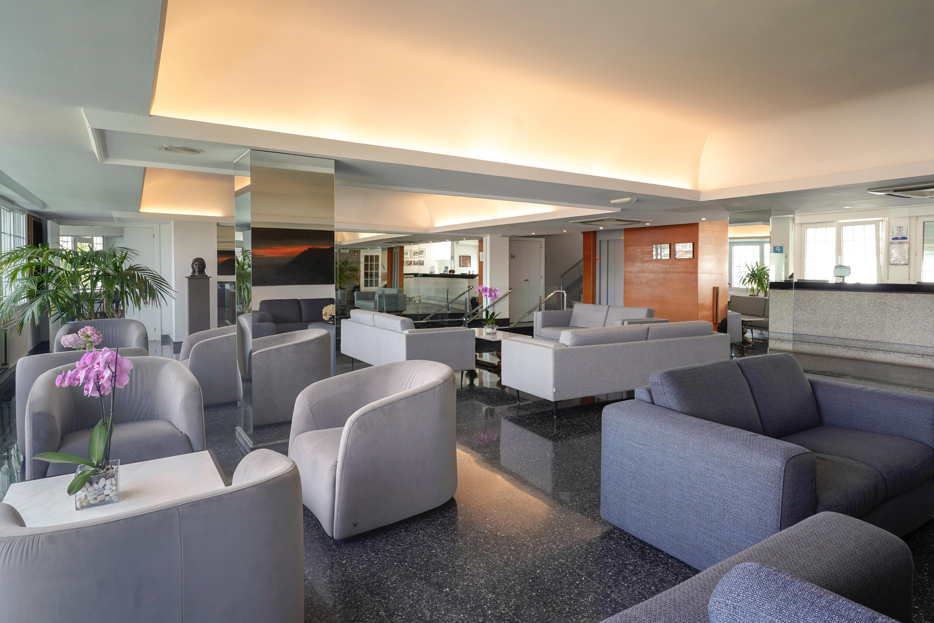 Vista Lobby Hotel Avenida