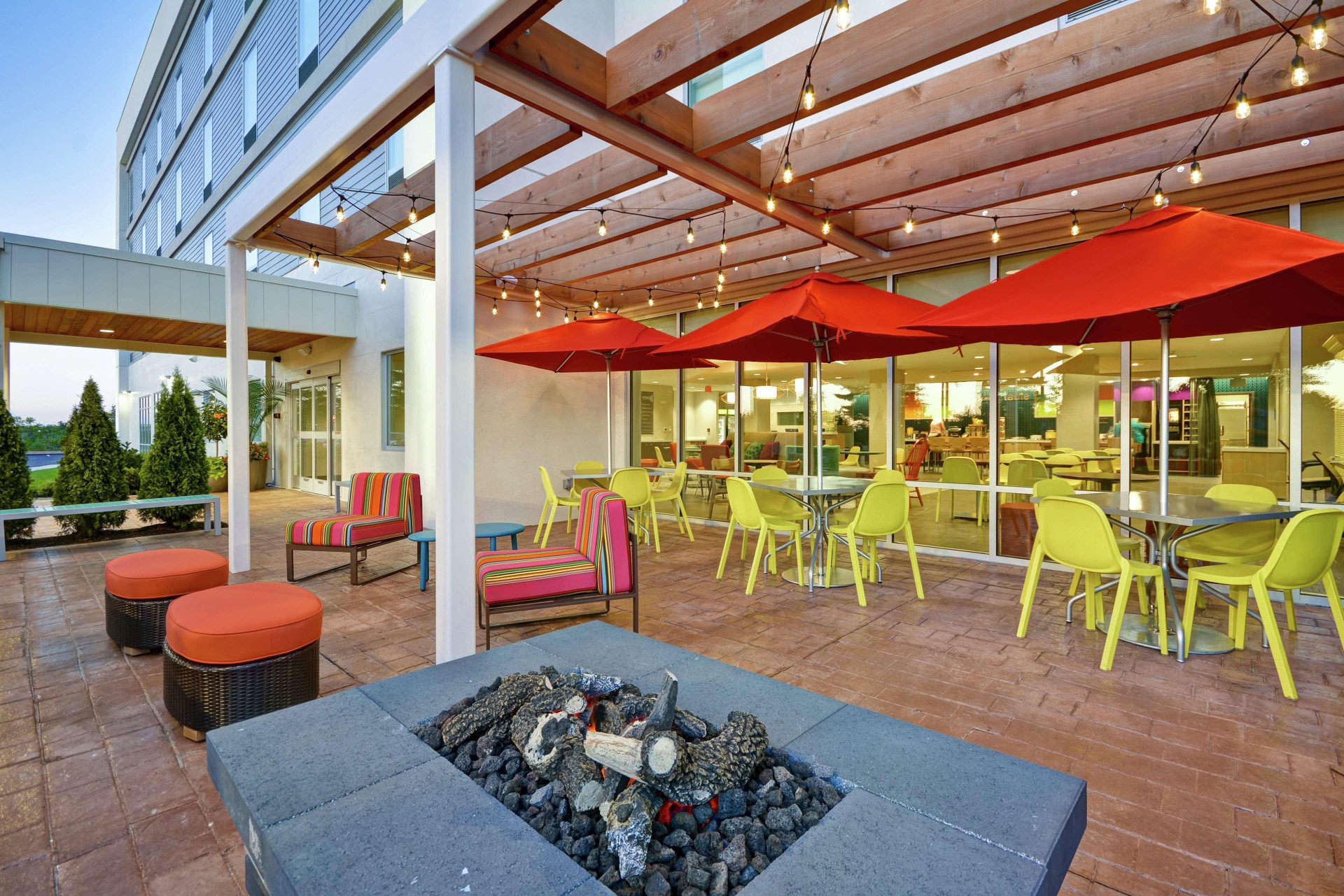 Restaurant Home2 Suites by Hilton Queensbury Lake George