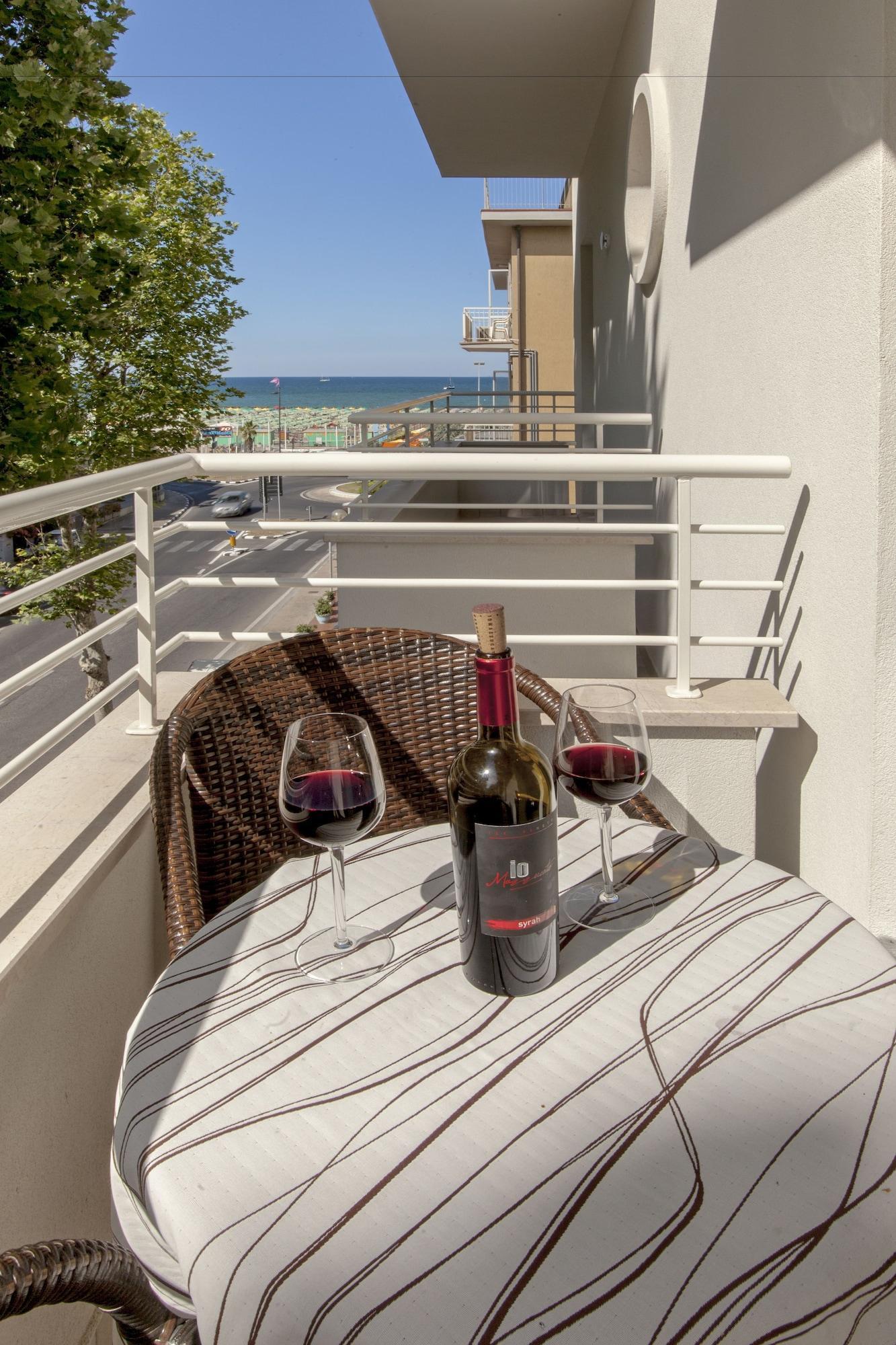 Vista Exterior Hotel Houston Suites