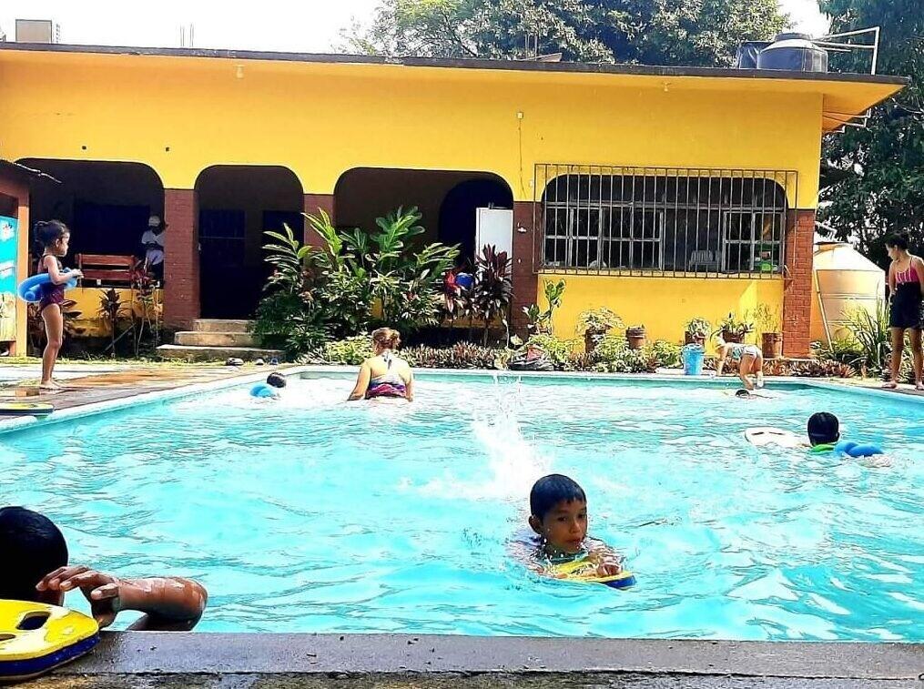 Vista Piscina Hotel y restaurante La Estación