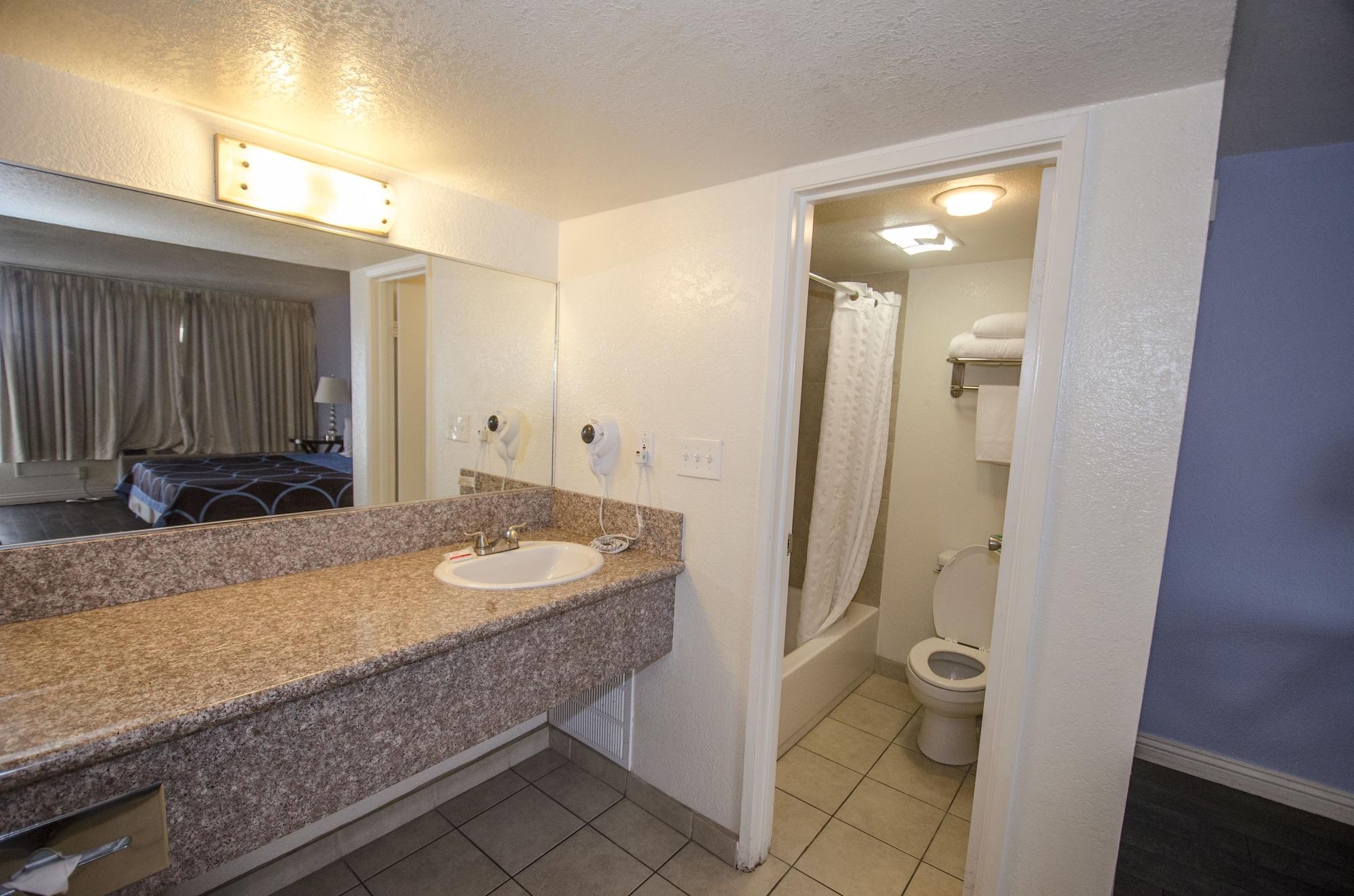 Equipamiento de Habitación Super 8 by Wyndham Las Vegas North Strip/Fremont St. Area