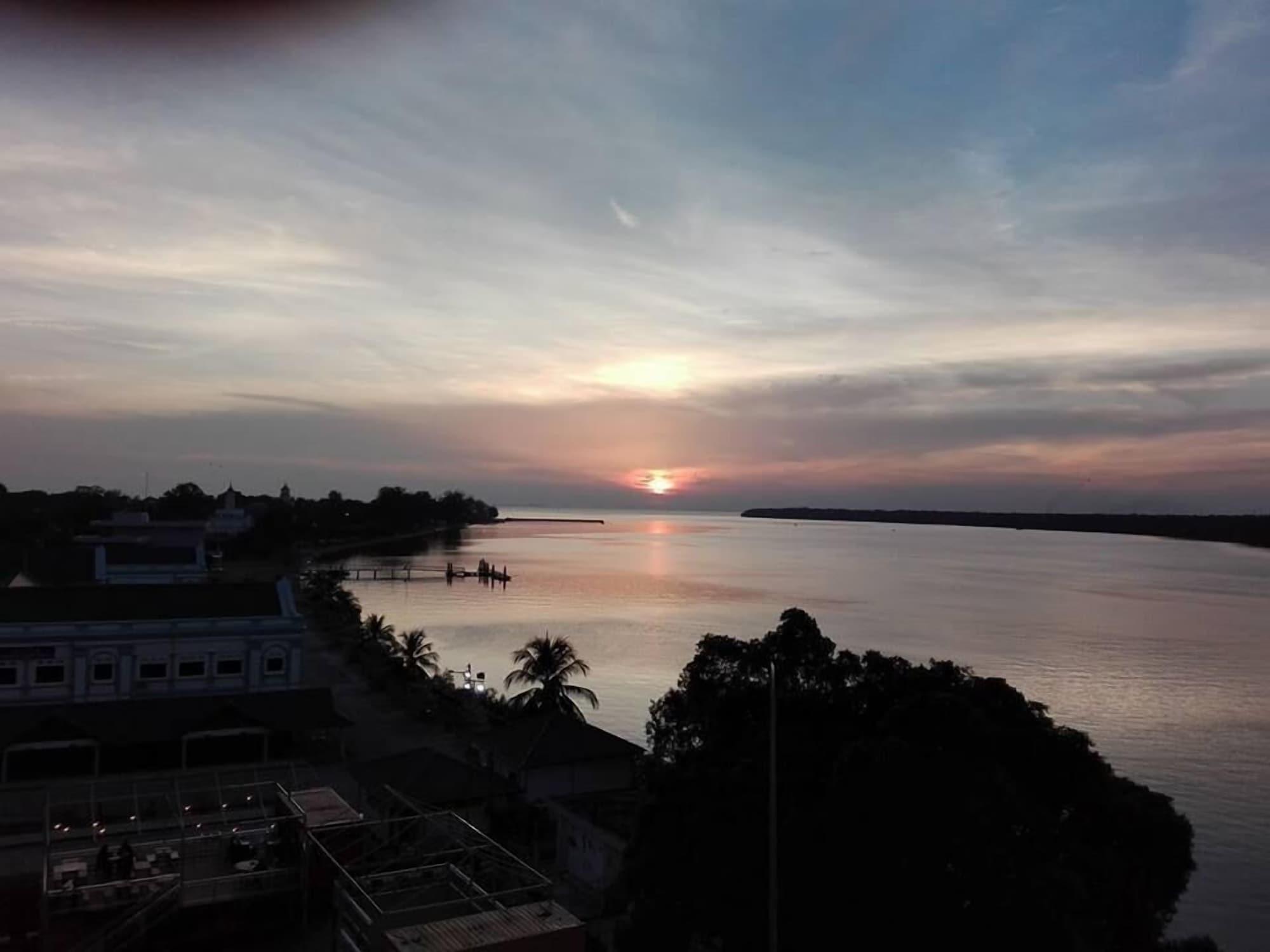 Comodidades del Alojamiento Muar Traders Hotel