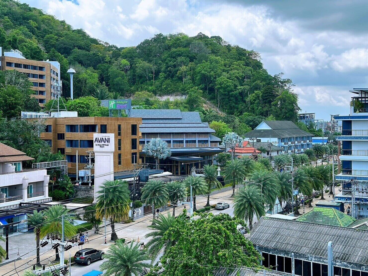 Varios Machorat Aonang Resort